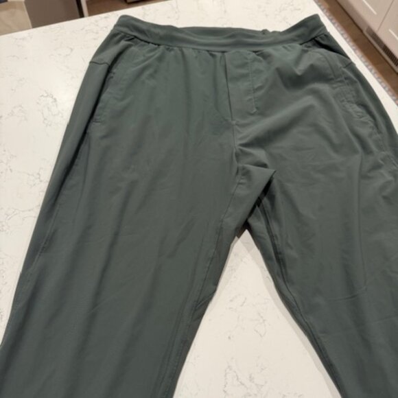 lululemon Men’s Surge Joggers Green Size M Zipper Ankle - Picture 2 of 5